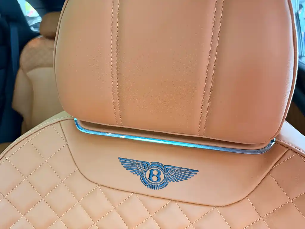 Bentley Bentayga — миниатюра 12