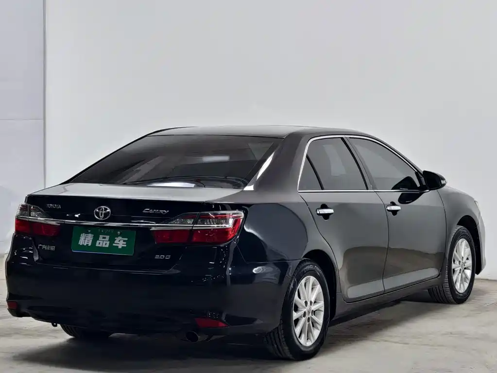Toyota Camry — миниатюра 3