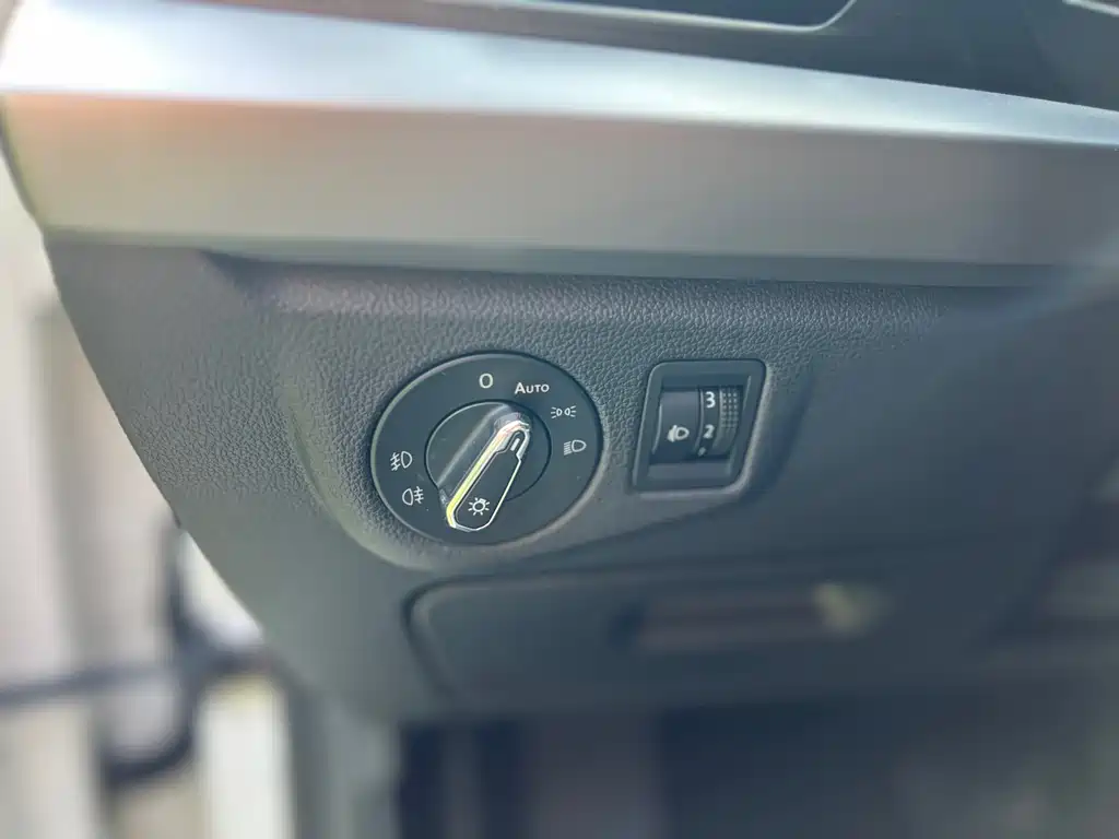 Volkswagen Lavida — миниатюра 17
