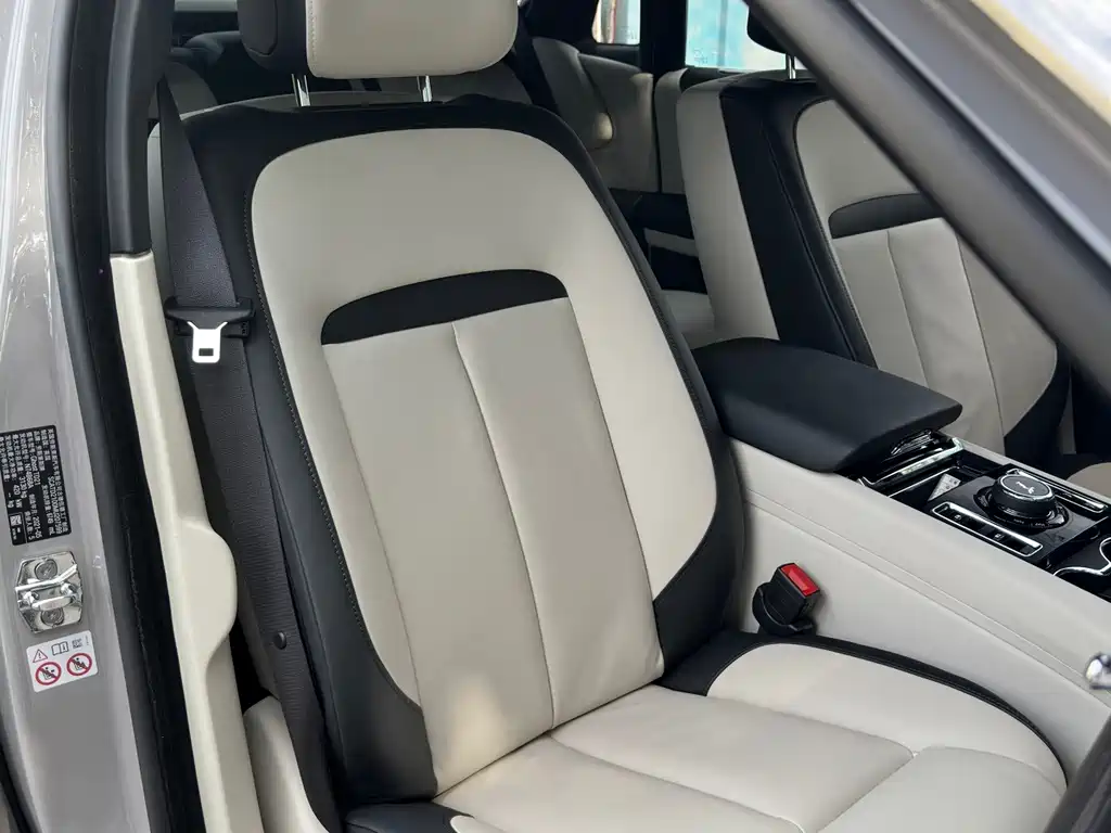 Rolls-Royce Ghost — миниатюра 15