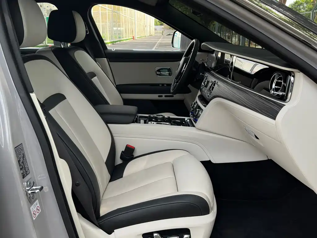 Rolls-Royce Ghost — миниатюра 14