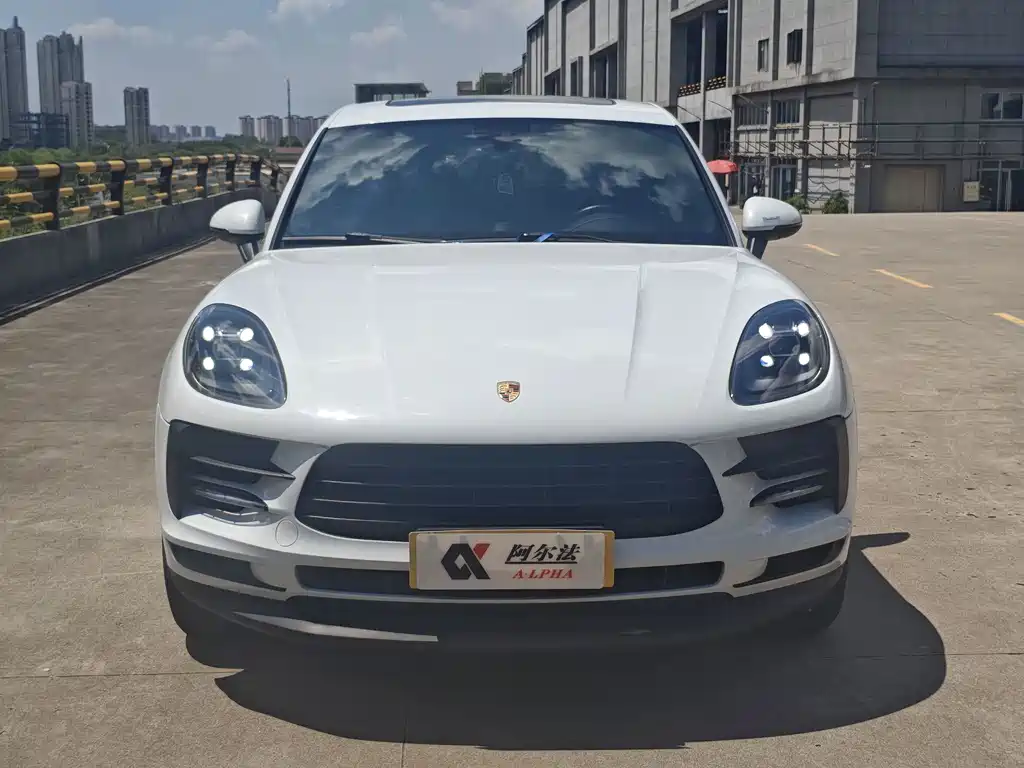 Porsche Macan — миниатюра 2
