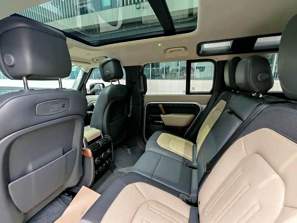 Land Rover Defender — миниатюра 11