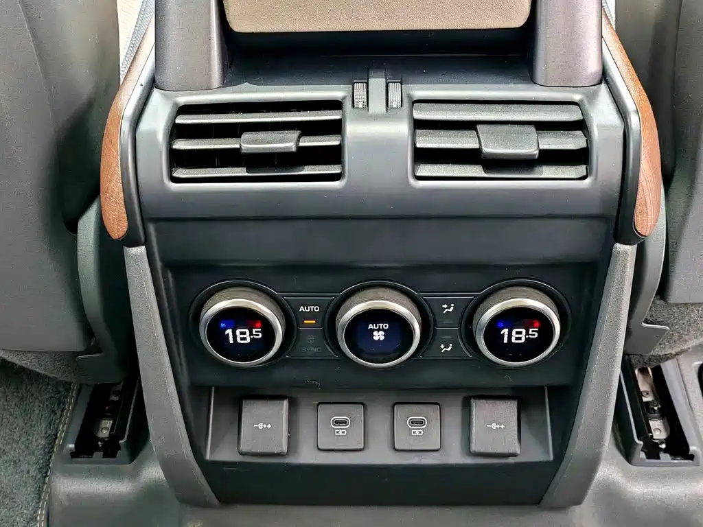 Land Rover Defender — миниатюра 14