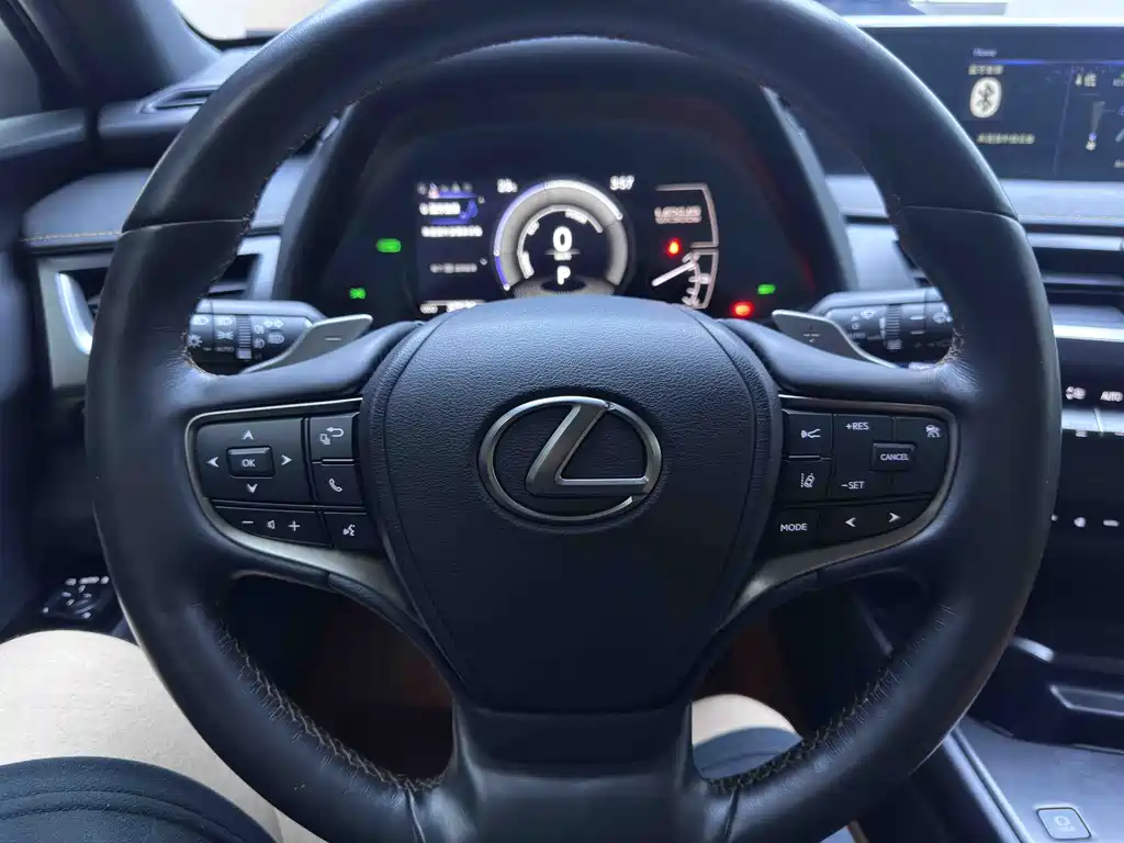 Lexus UX New Energy — миниатюра 12
