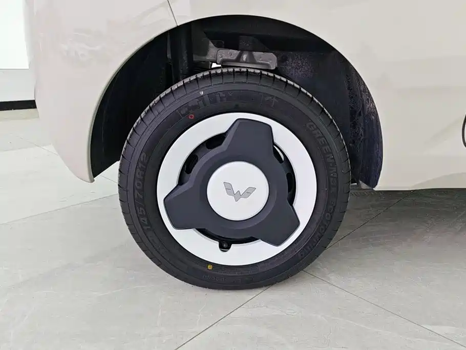 Wuling MINIEV — миниатюра 6