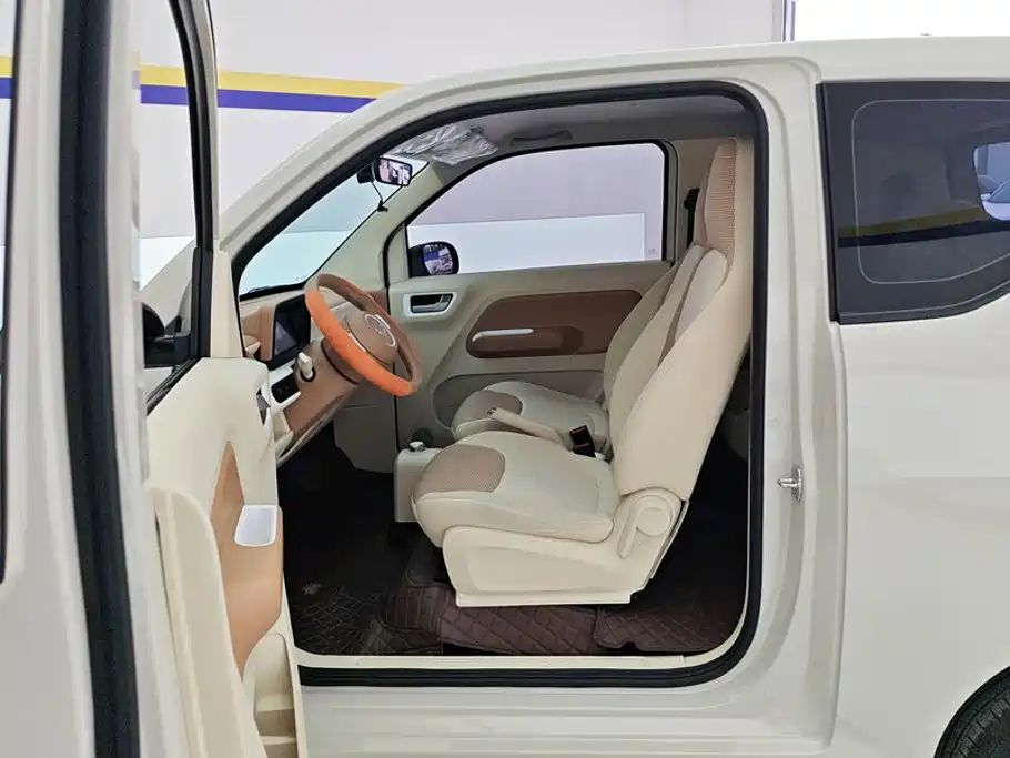 Wuling MINIEV — миниатюра 9