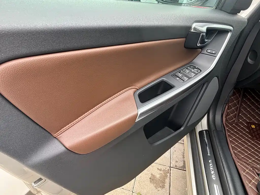 Volvo XC60 — миниатюра 10