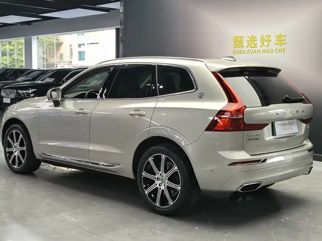 VOLVO XC60 PLUG IN HYBRID