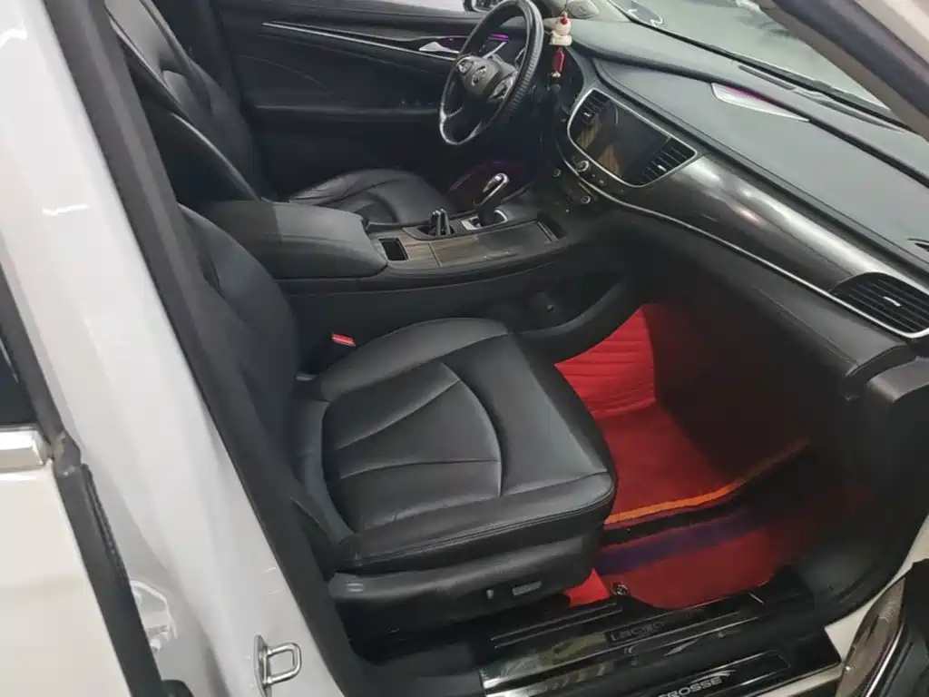 Buick LaCrosse — миниатюра 25