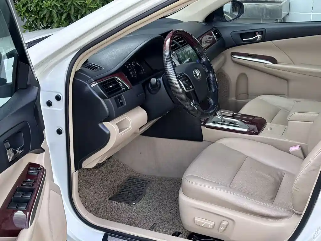 Toyota Camry — миниатюра 7