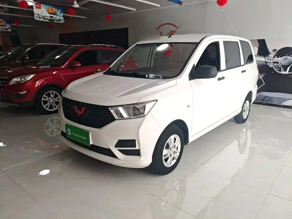 Wuling Hongguang — миниатюра 2