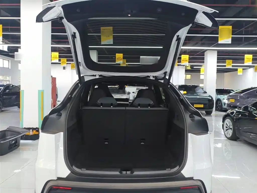 Tesla Model Y L — фотографии объявления, Фото 19