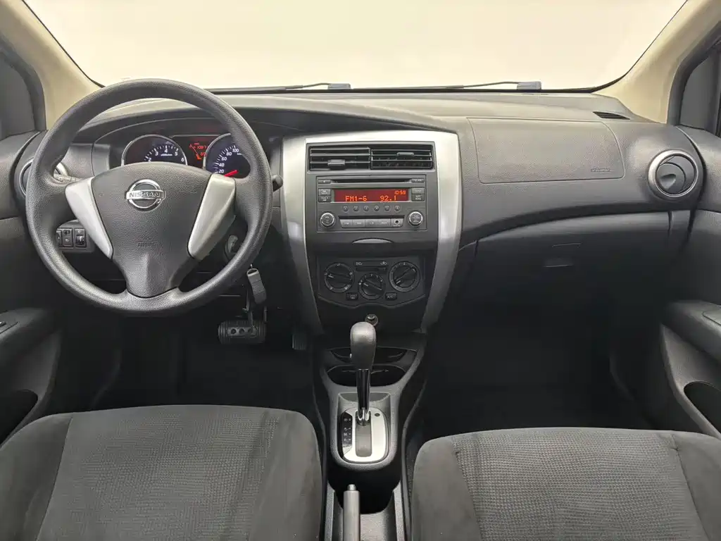 Nissan Livina 1.6XL CVT Luxury Edition, фото 11