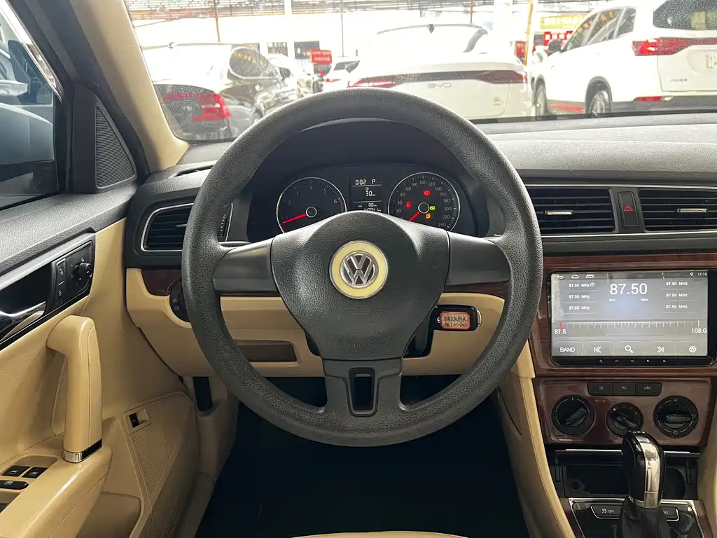 Volkswagen Lavida — миниатюра 8