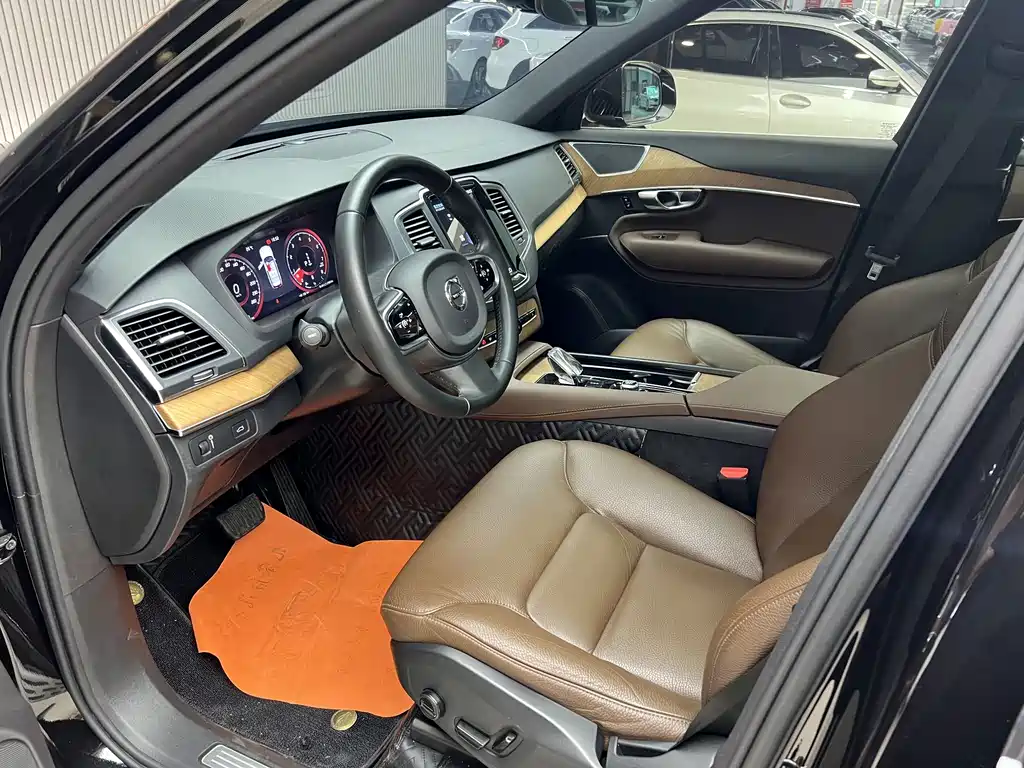 Volvo XC90 — миниатюра 2