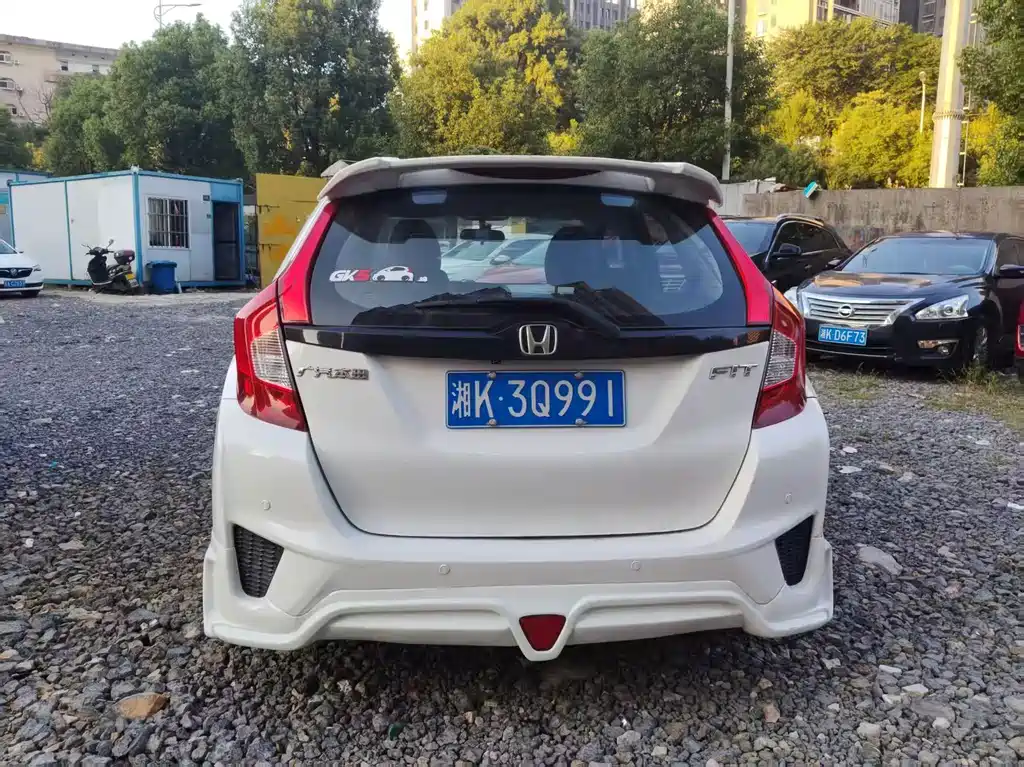 Honda Fit — миниатюра 8
