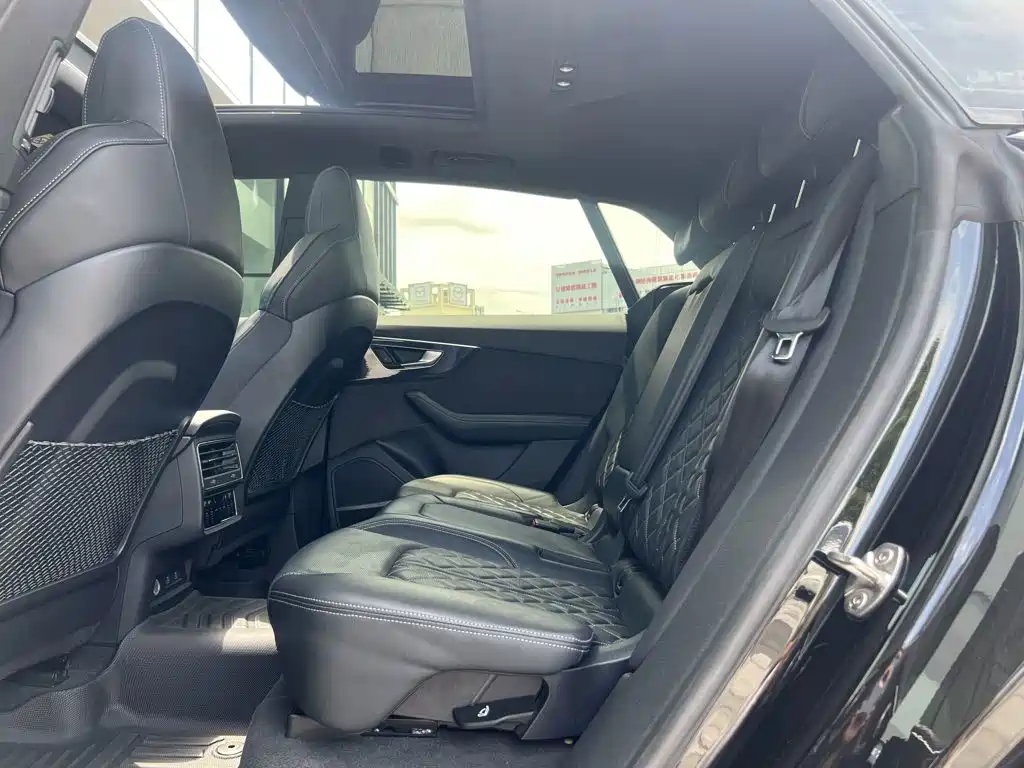 Audi Q8 — миниатюра 12