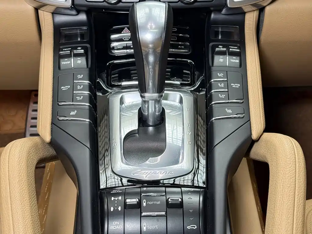 Porsche Cayenne — миниатюра 22