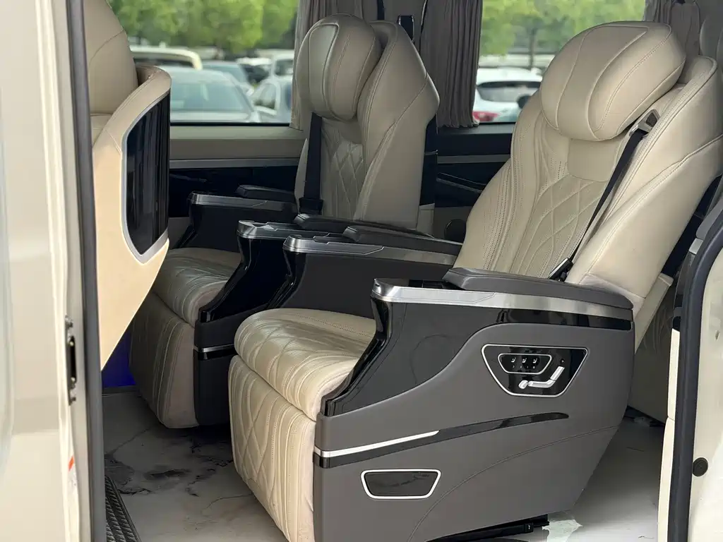 Toyota Hiace — миниатюра 13
