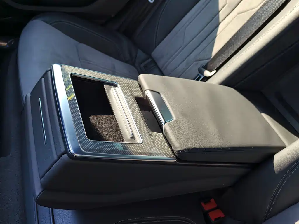 Audi A6L New Energy — миниатюра 23