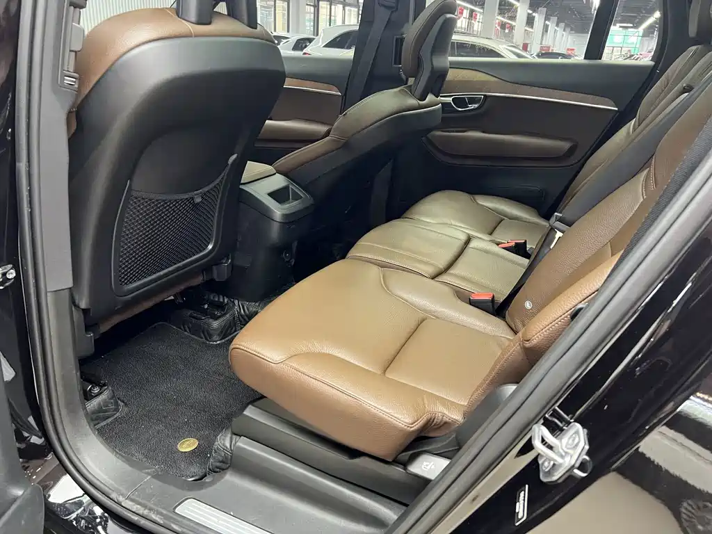 Volvo XC90 — миниатюра 17
