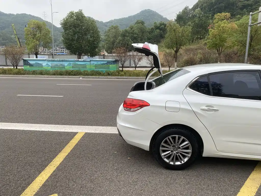 Citroen C4L — миниатюра 25