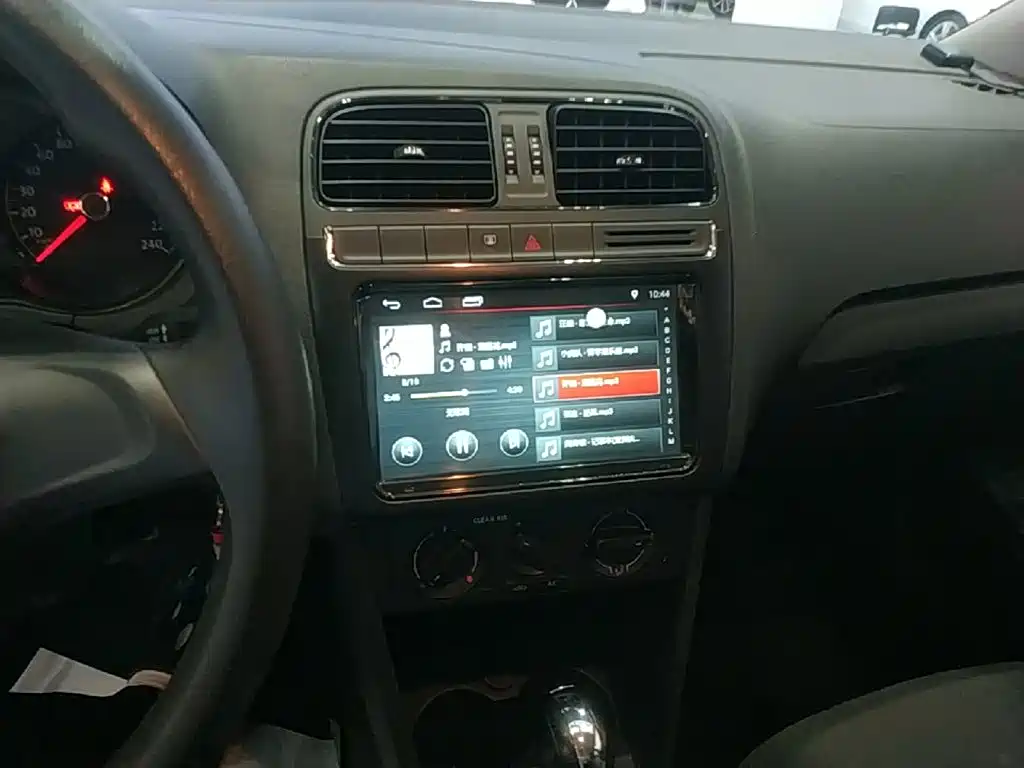 Volkswagen Polo — миниатюра 13