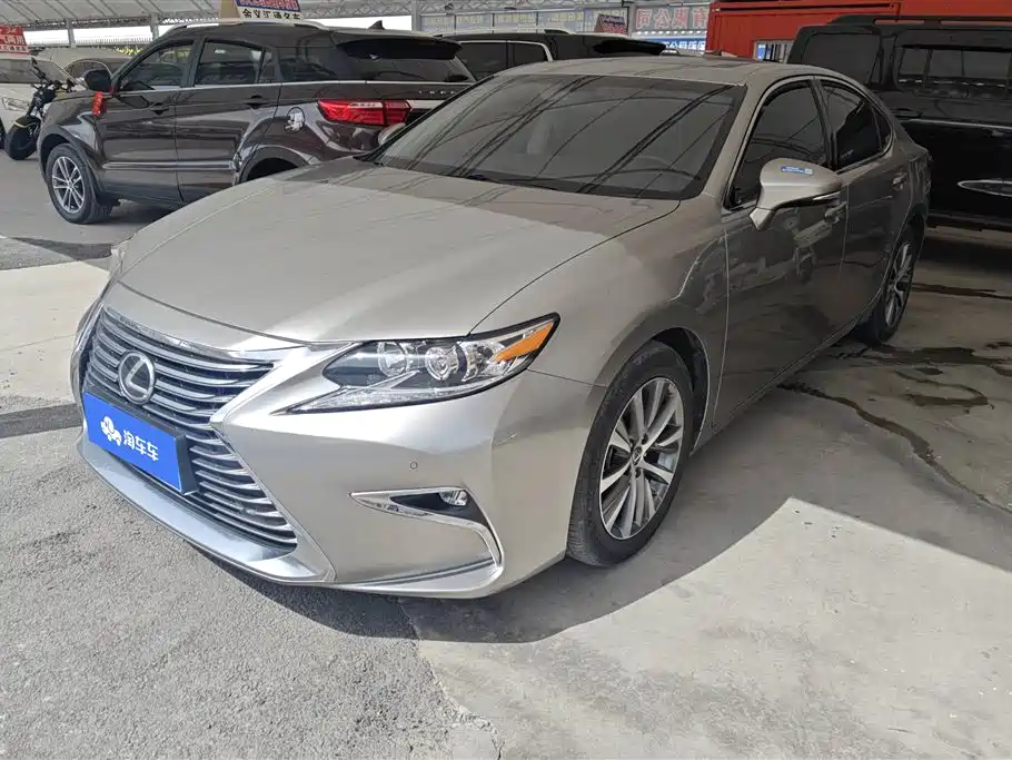 Купить Lexus ES
