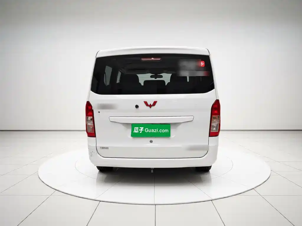 Wuling Rongguang V — миниатюра 5
