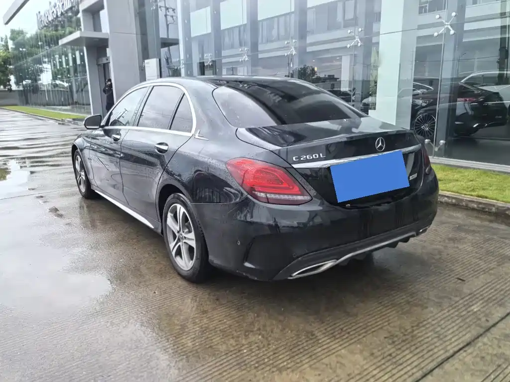 Mercedes-Benz C-Class — миниатюра 6