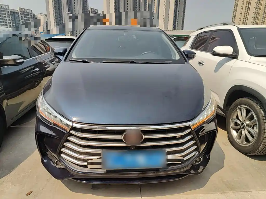 BYD MAX — миниатюра 3