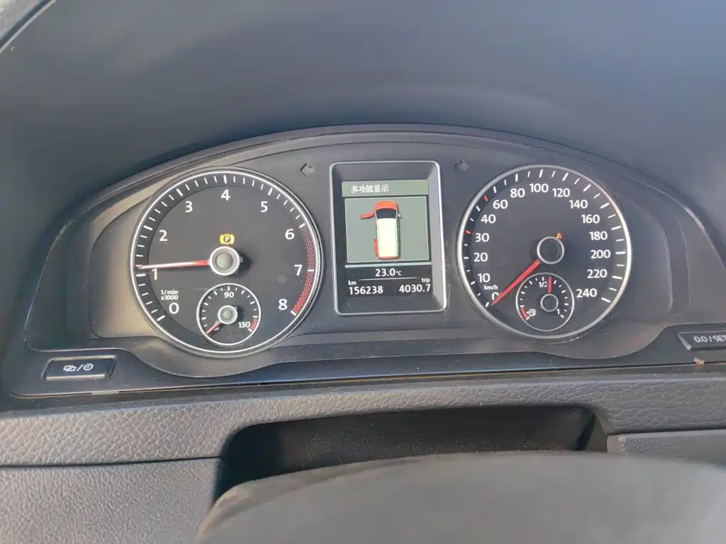 Volkswagen Multivan — миниатюра 12