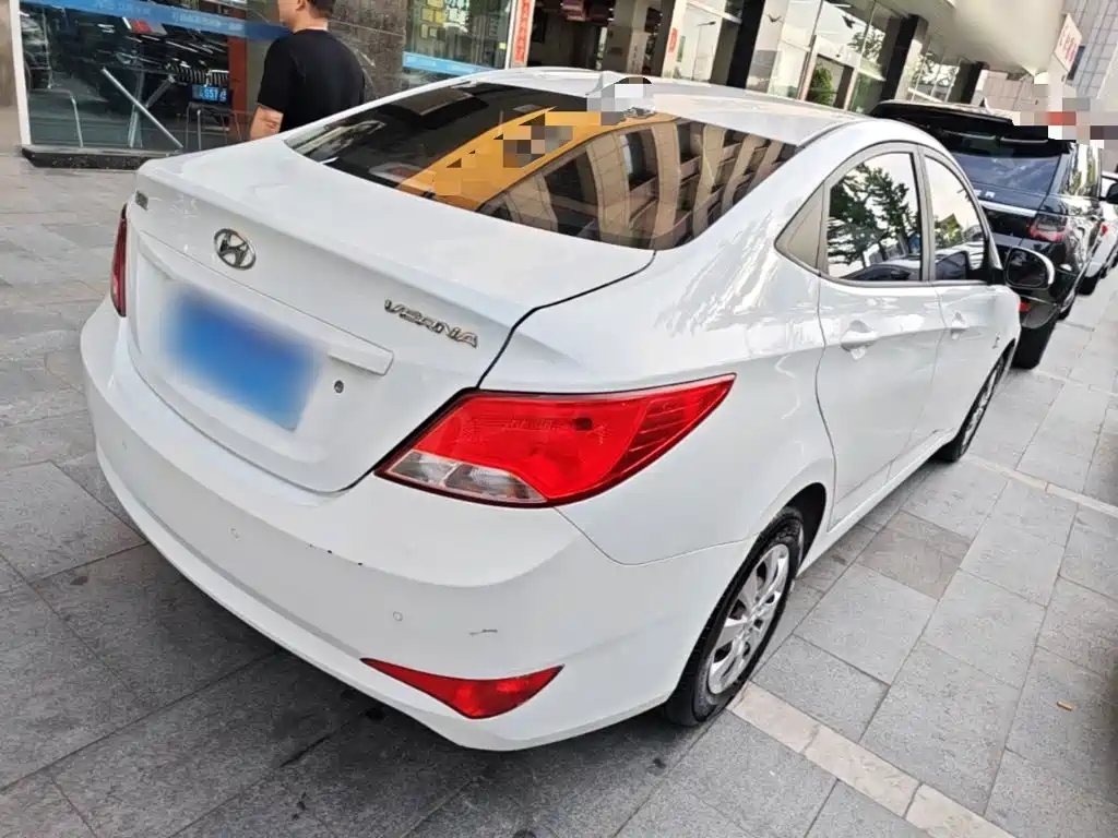 Hyundai Verna — миниатюра 7