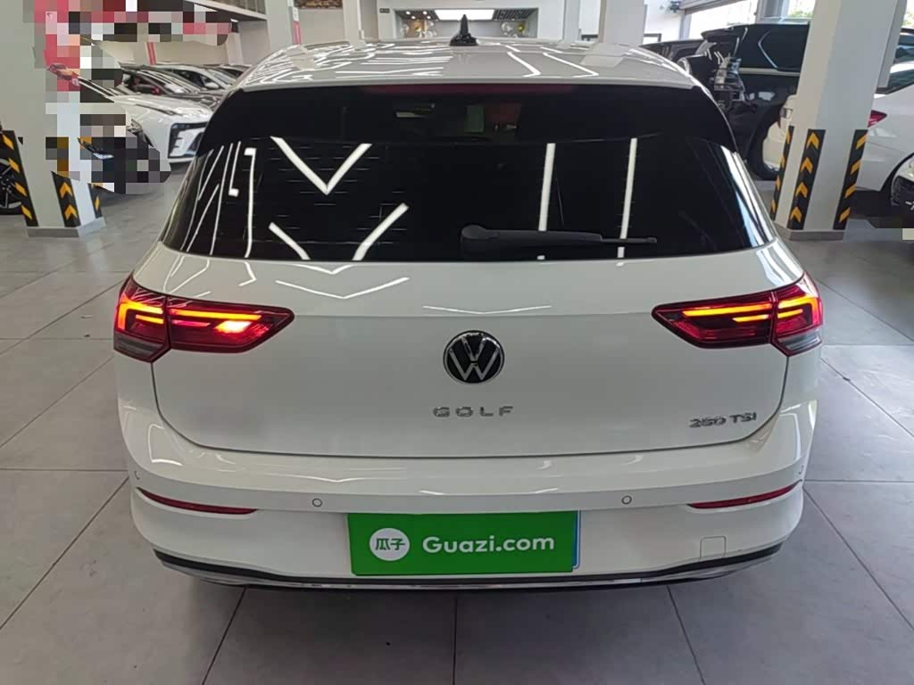 Volkswagen Golf 1.4 л 2024 г. Белый, пробег 21700 км