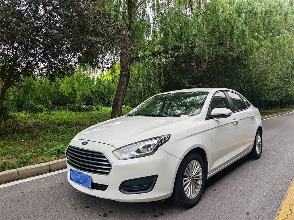 Купить Ford Escort