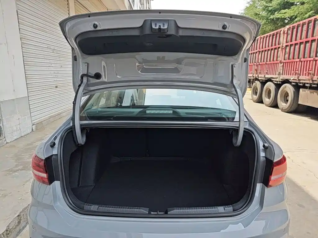 Volkswagen Lavida — миниатюра 19