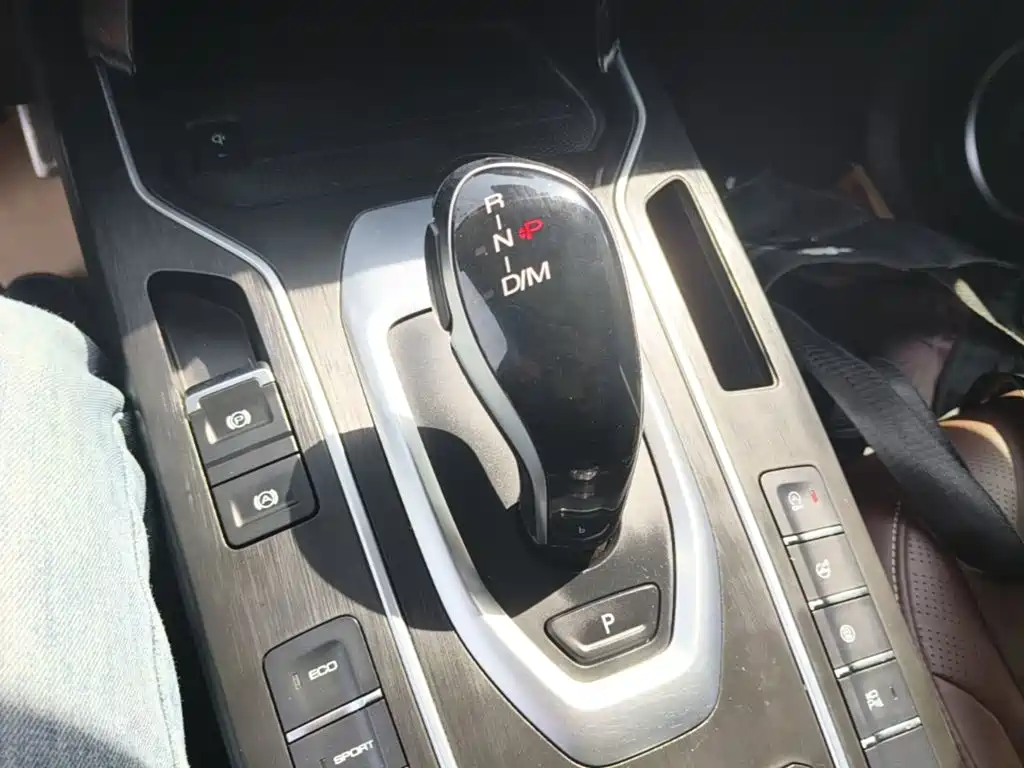 Wey Wey VV6 — миниатюра 14