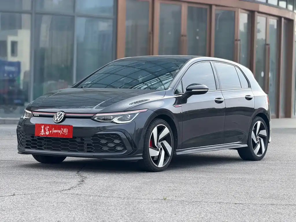 Купить Volkswagen Golf GTI