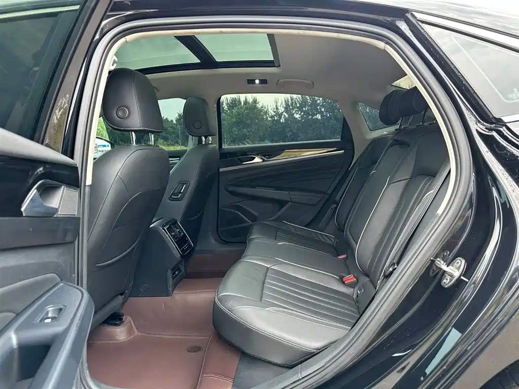 Volkswagen Passat 2023 330TSI Elite