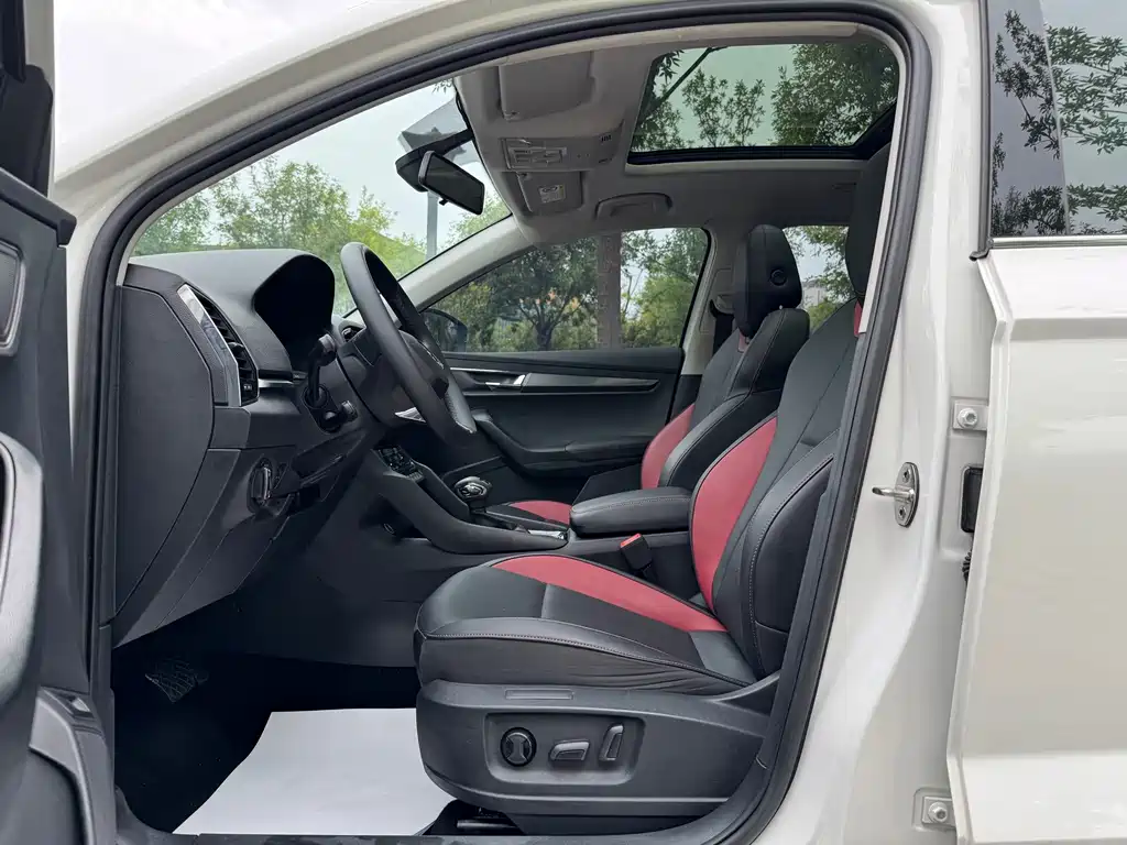 Skoda Karoq — миниатюра 10