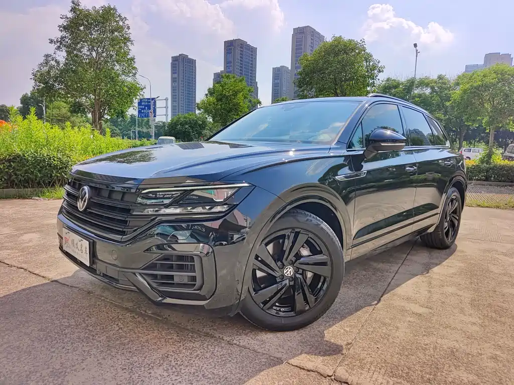 Купить Volkswagen Touareg