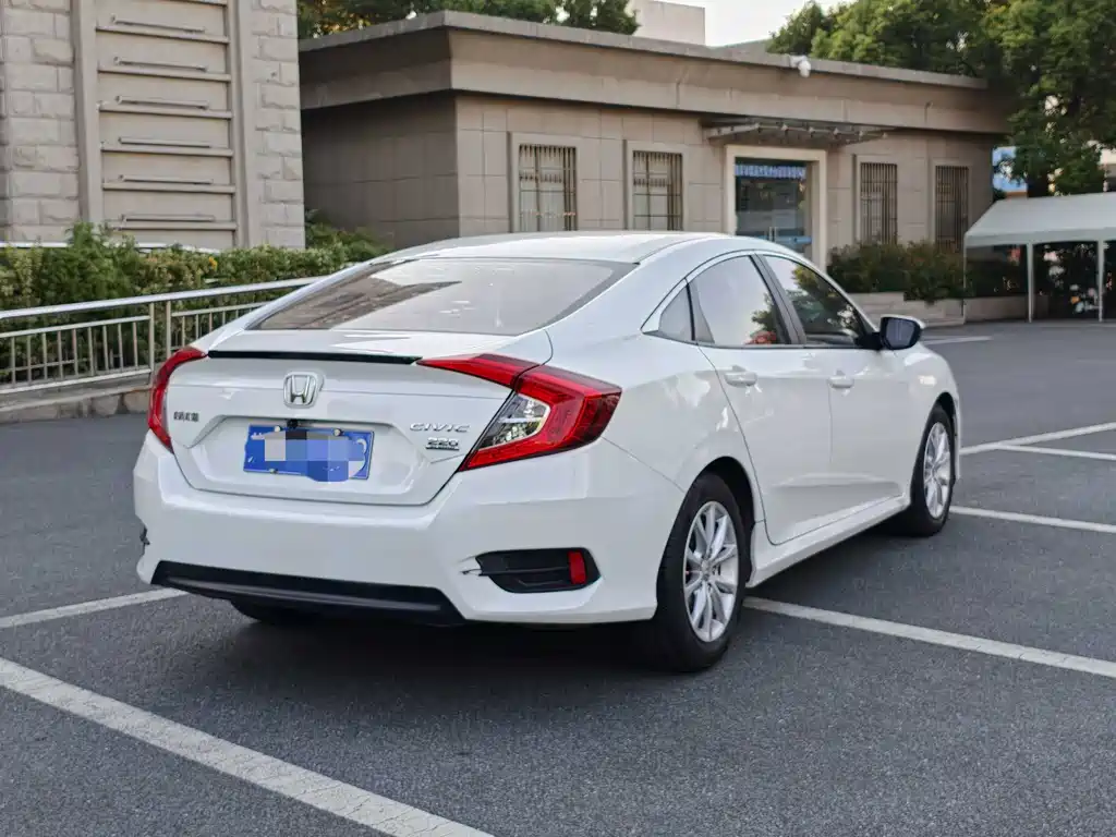 Honda Civic — миниатюра 7