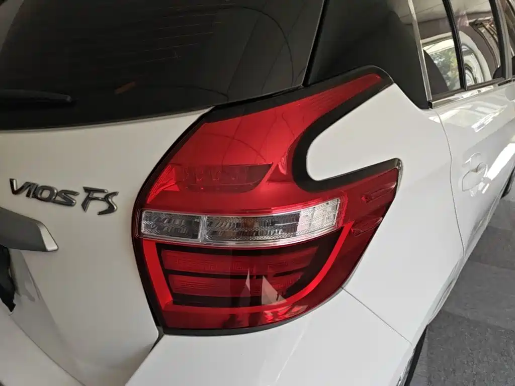 Toyota Vios FS — миниатюра 8