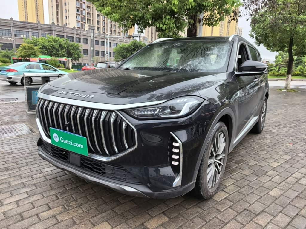 Jetour Jetour X70 PLUS 1.5 л 2024 г. Чёрный, пробег 16200 км