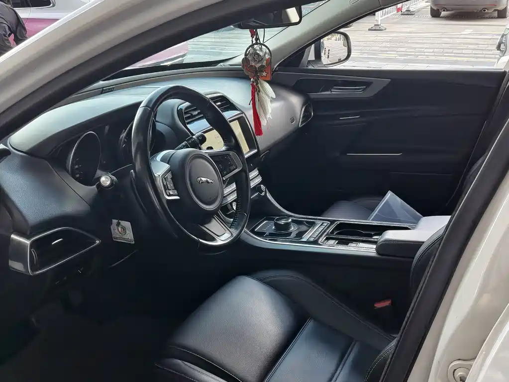 Jaguar XEL — миниатюра 4