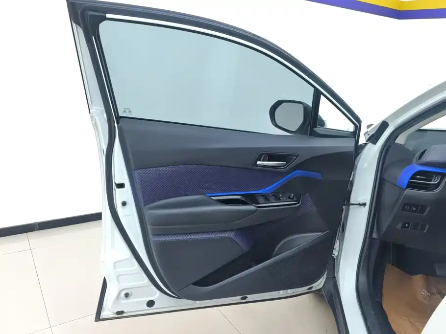 Toyota C-HR — миниатюра 7