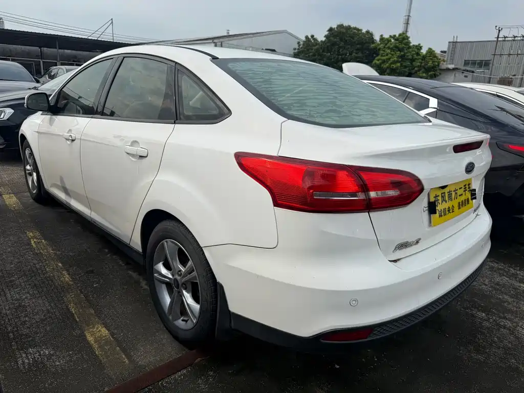 Ford Focus — миниатюра 10