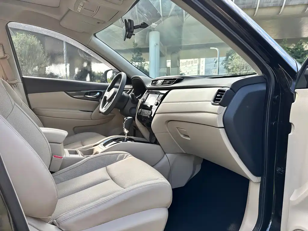 Nissan X-Trail — миниатюра 12