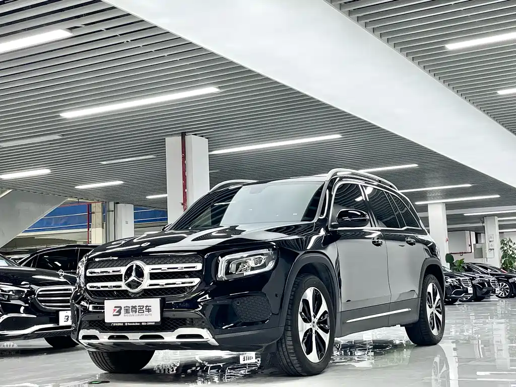 Mercedes-Benz GLB 2023